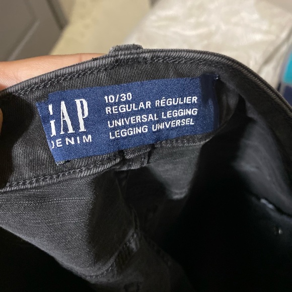 Black ripped gap jeans. - Picture 1 of 3